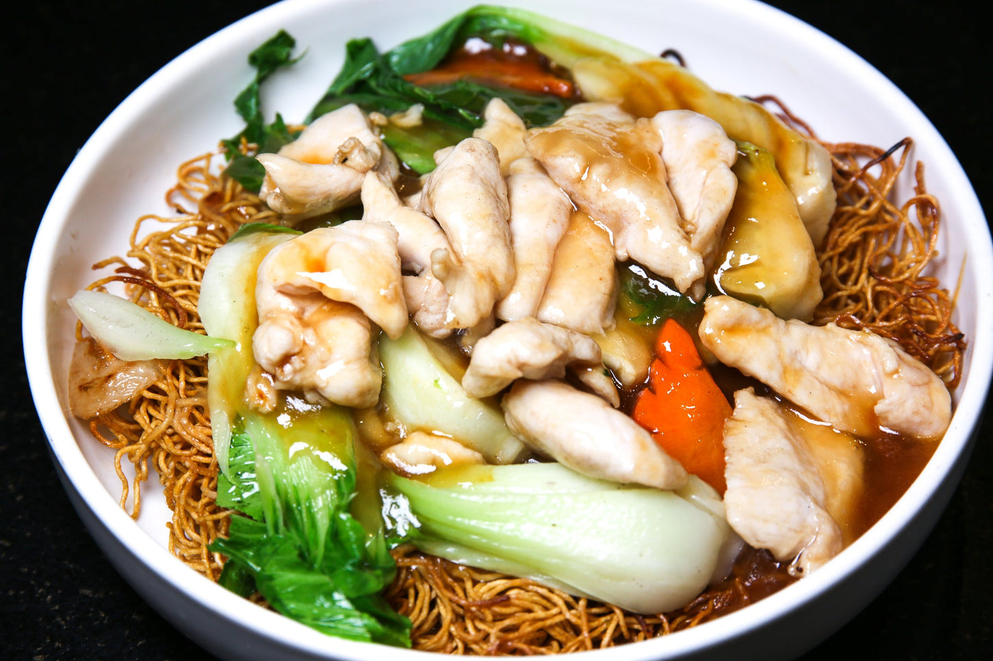 G8. Stir Fried Noodle with Chicken (Wet) | 鸡球(湿)炒面