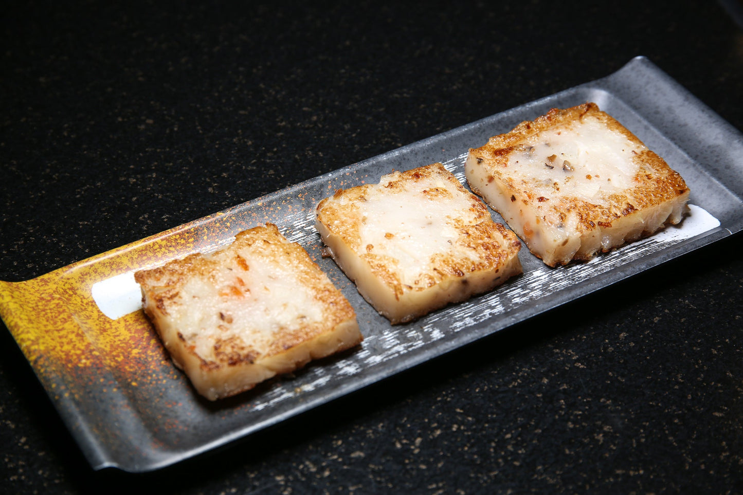 D10. Pan Fried Radish Cakes | 香煎萝卜糕